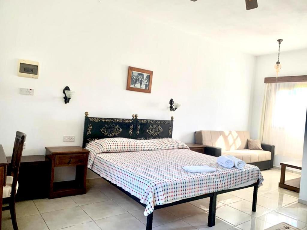 Villa Lembos Hotel Karpaz Rizokarpaso Exterior foto
